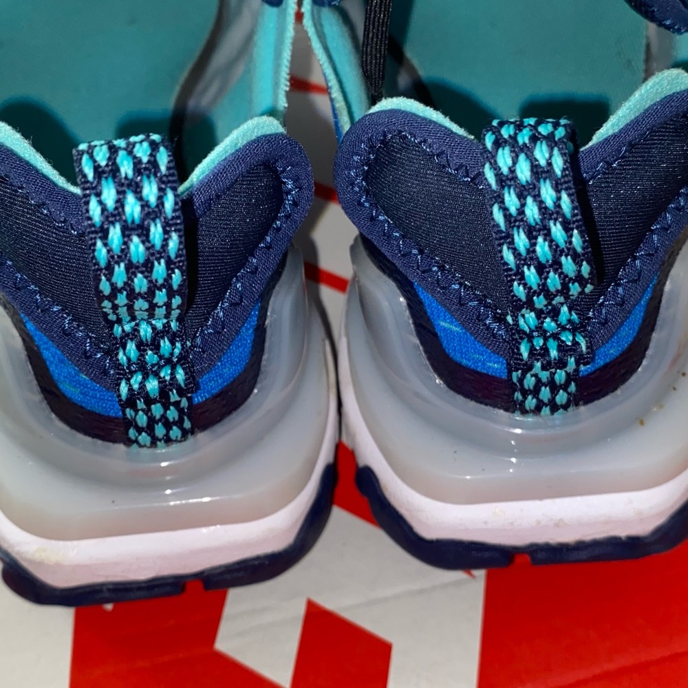 Nike React Vison (GS) - Picture 4 of 6